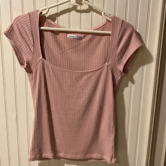 Reformation top dusty rose color - Picture 2 of 3